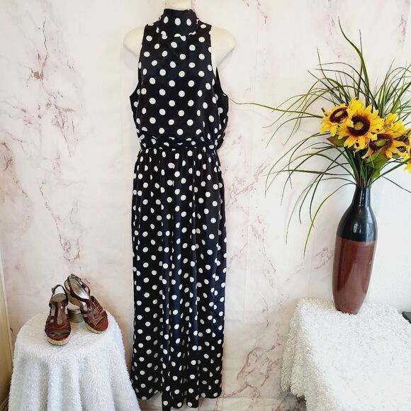 Victoria's Secret Pants - Victoria's Secret wide leg polka dot jumpsuit
